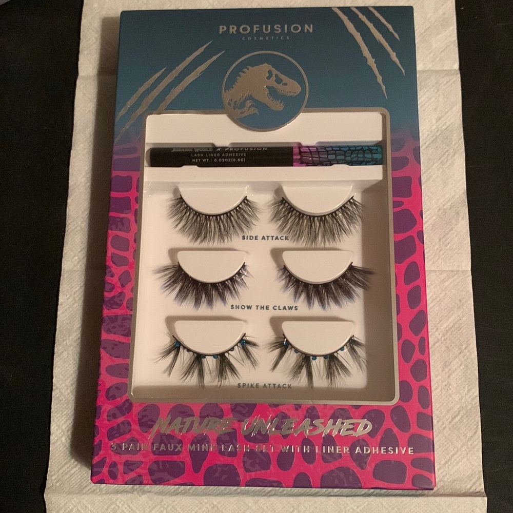 5/$15 3 pair faux mink lash set with liner adhesive